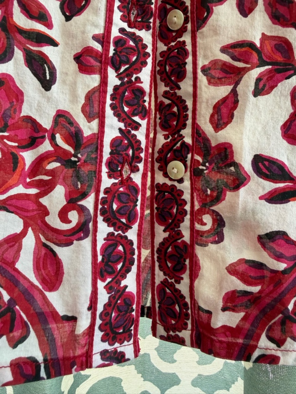 NEW LILLY PULITZER Pink, White and Red Floral Embroidered Button Down Top NWT 🌷 - Picture 6 of 7